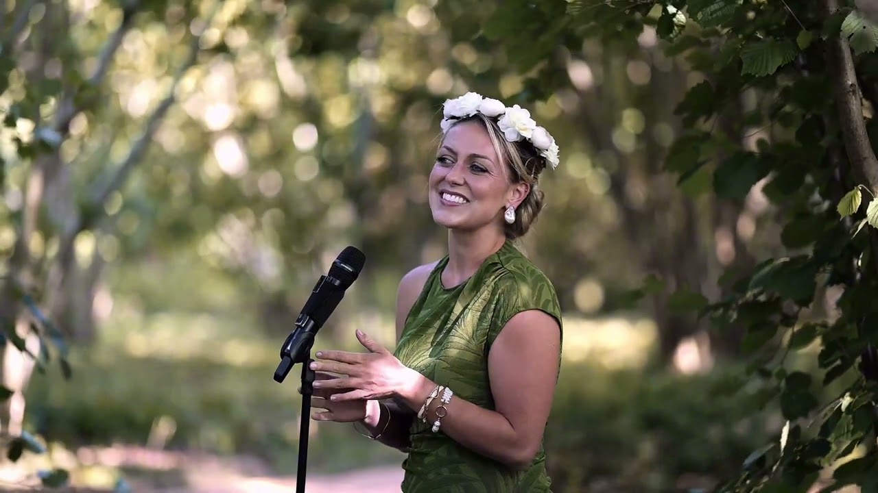 Naomi Rogers – Classical Wedding Singer