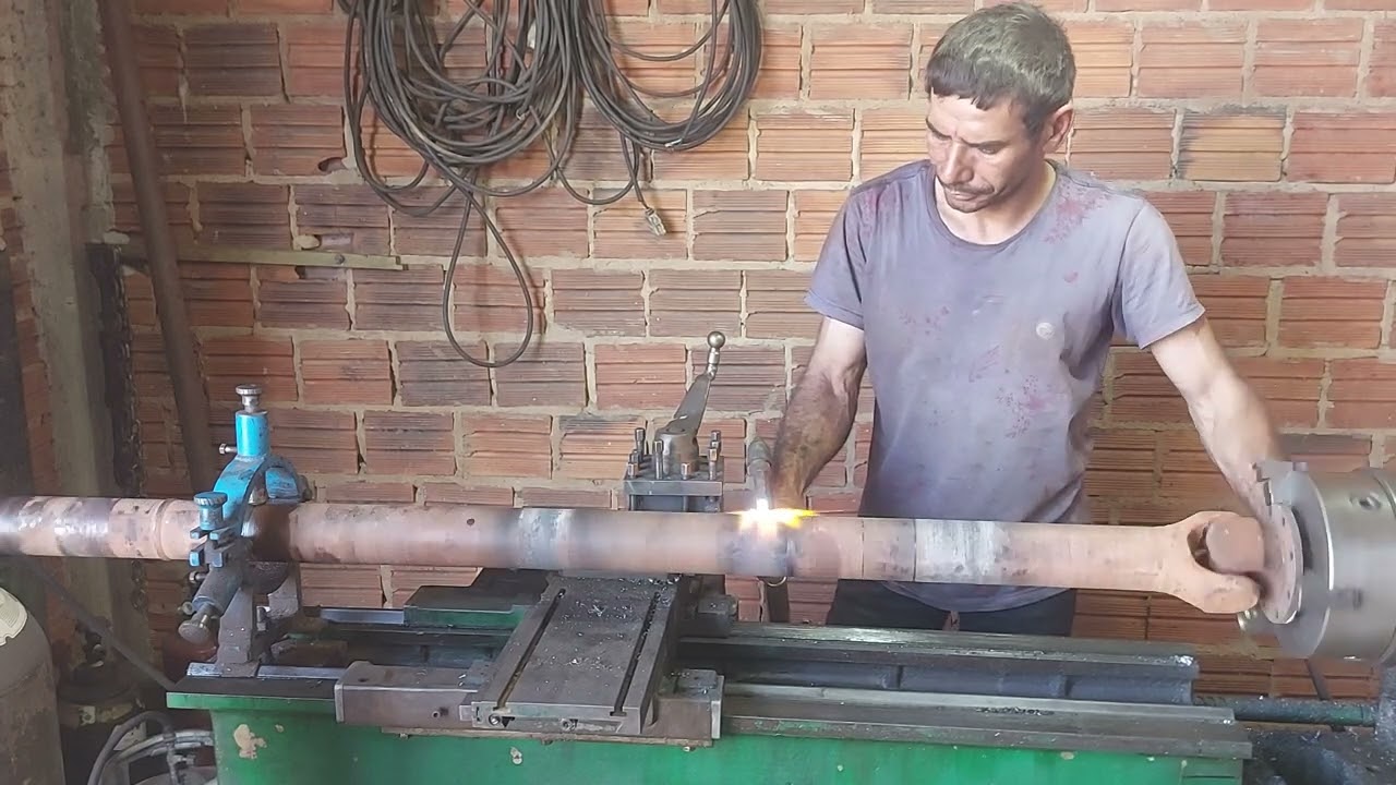 Alinhando Cardan no torno será que tá torto
