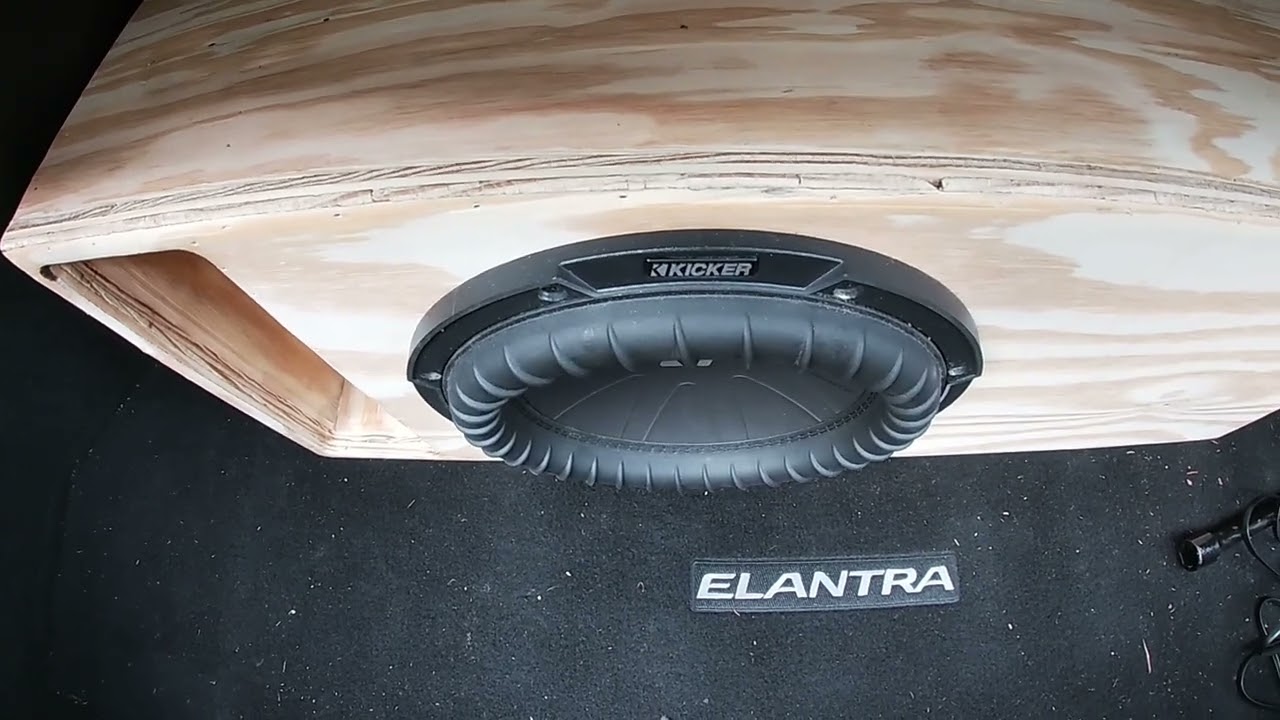 Kicker CompQ 10 excursion