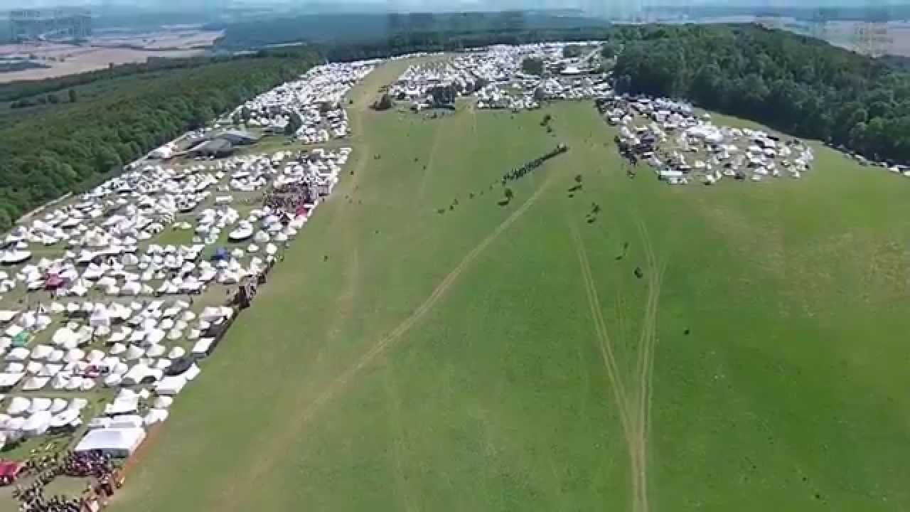 Drachenfest 2015 - Drohne - Samstag 14h44 bis 14h51 - Aufmarsch