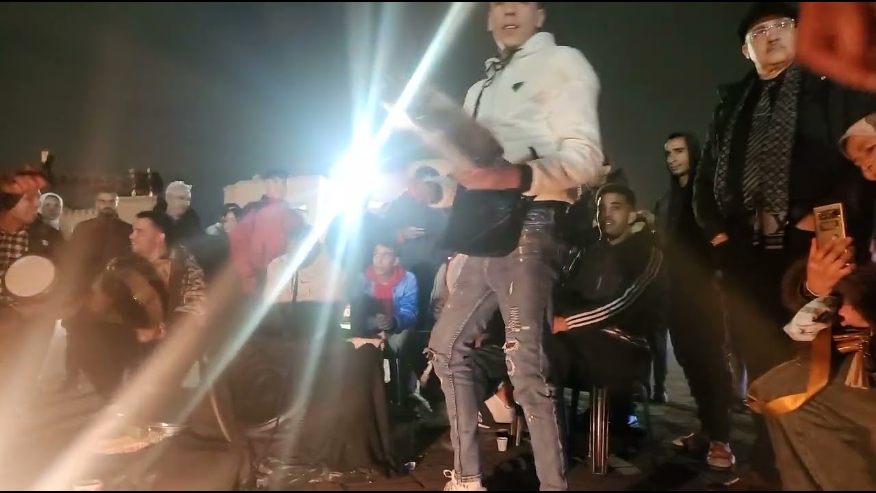 لحظة ليلية بجامع الفنا بمراكش بالمغرب، 