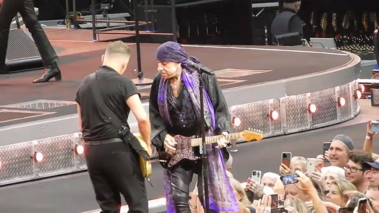 Born To Run/Rosalita Bruce Springsteen & The E Street Band Amalie Arena Tampa,FL 2/1/2023