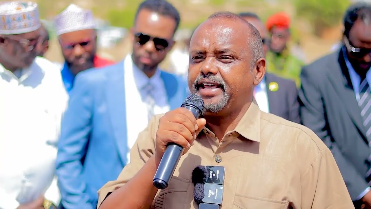 Haayada wadooyinka  Somaliland Oo Bilawday Dhigista Daamurka Ee Jidka Isku Xidhaya Borama Iyo Baki