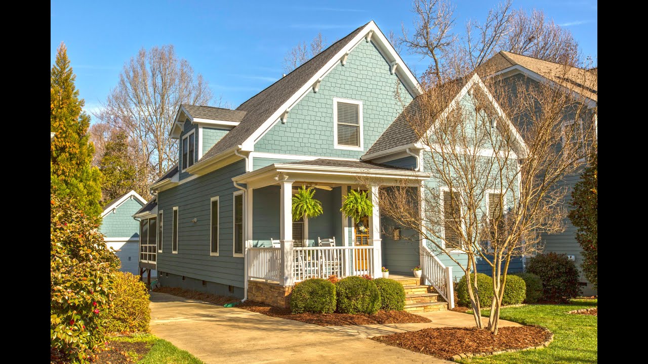 Charming Cotswold Charlotte Bungalow at 701 McAlway Rd