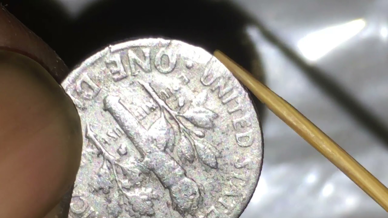 Rare stamping error ... Roosevelt one dime 1972 - D.