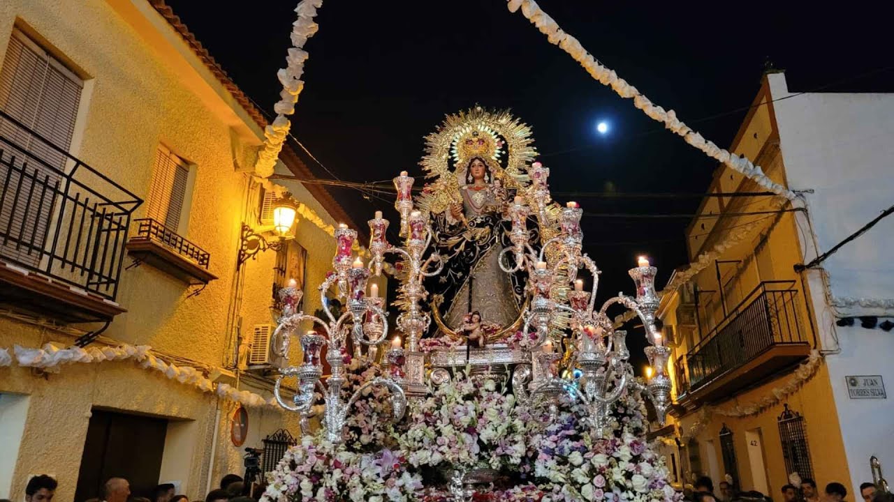 El encuentro entre la BM La Puebla y la Virgen de las Nieves en su Coronación Canónica