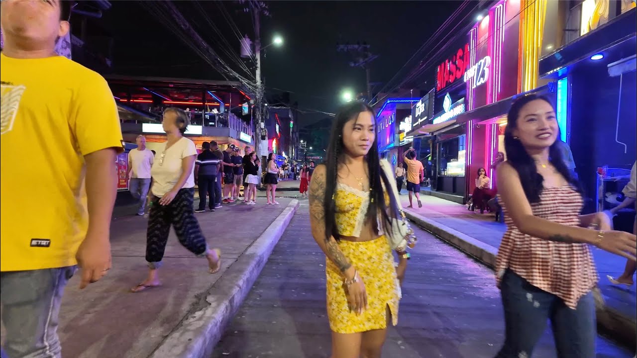 Walking Street Angeles City. No Tourists, But So Many Girls Tonight!
