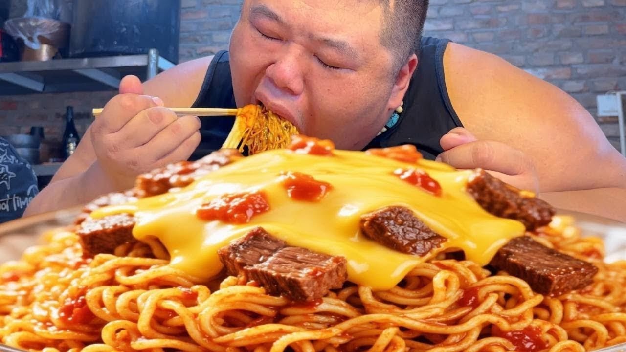 Monkey King's amazing stuff is here! He gulps down sticky, gooey ramen noodles!