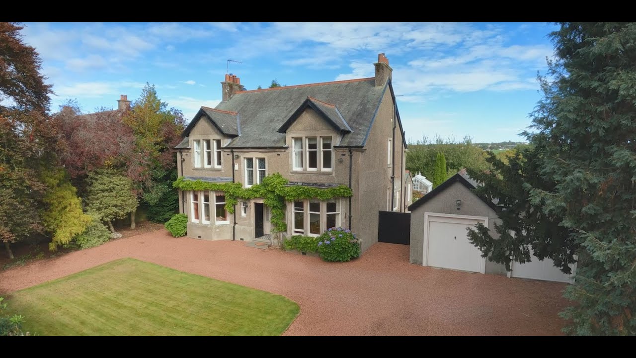101 East Kilbride Road, Busby