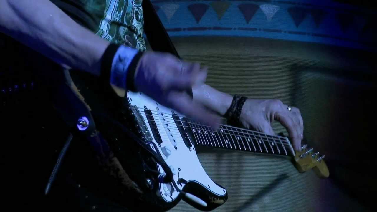 Iron Maiden - Fear Of The Dark [Flight 666 DVD] HD