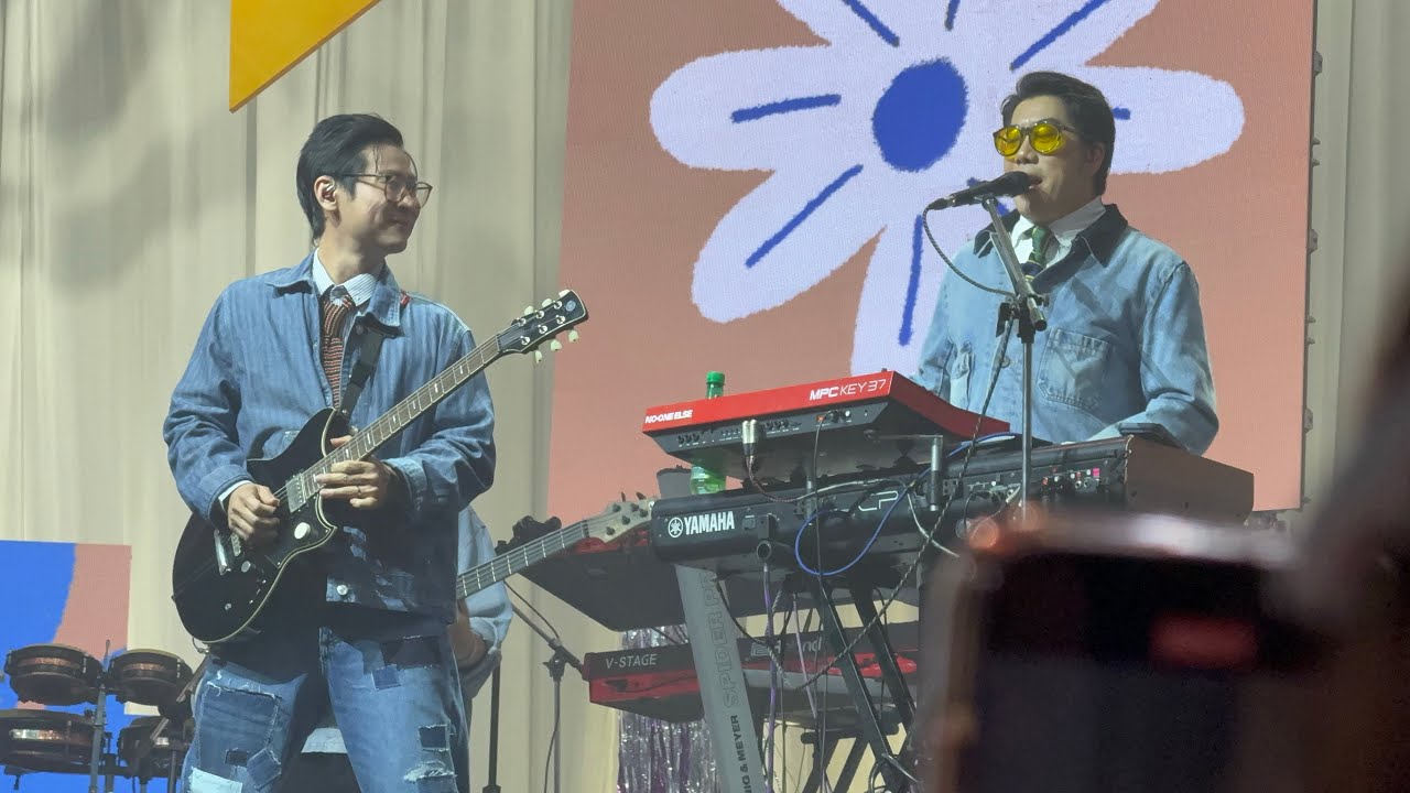 ต่อจากนี้เพลงรักทุกเพลงฯ , ปีนี้ไม่ต้องเหงาคนเดียวแล้วโว้ย - No One Else