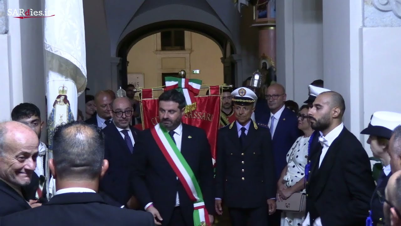 Sassari, 15 agosto 2024 - Alle due di notte la cerimonia dell'Intregu a Palazzo Ducale con i Massai