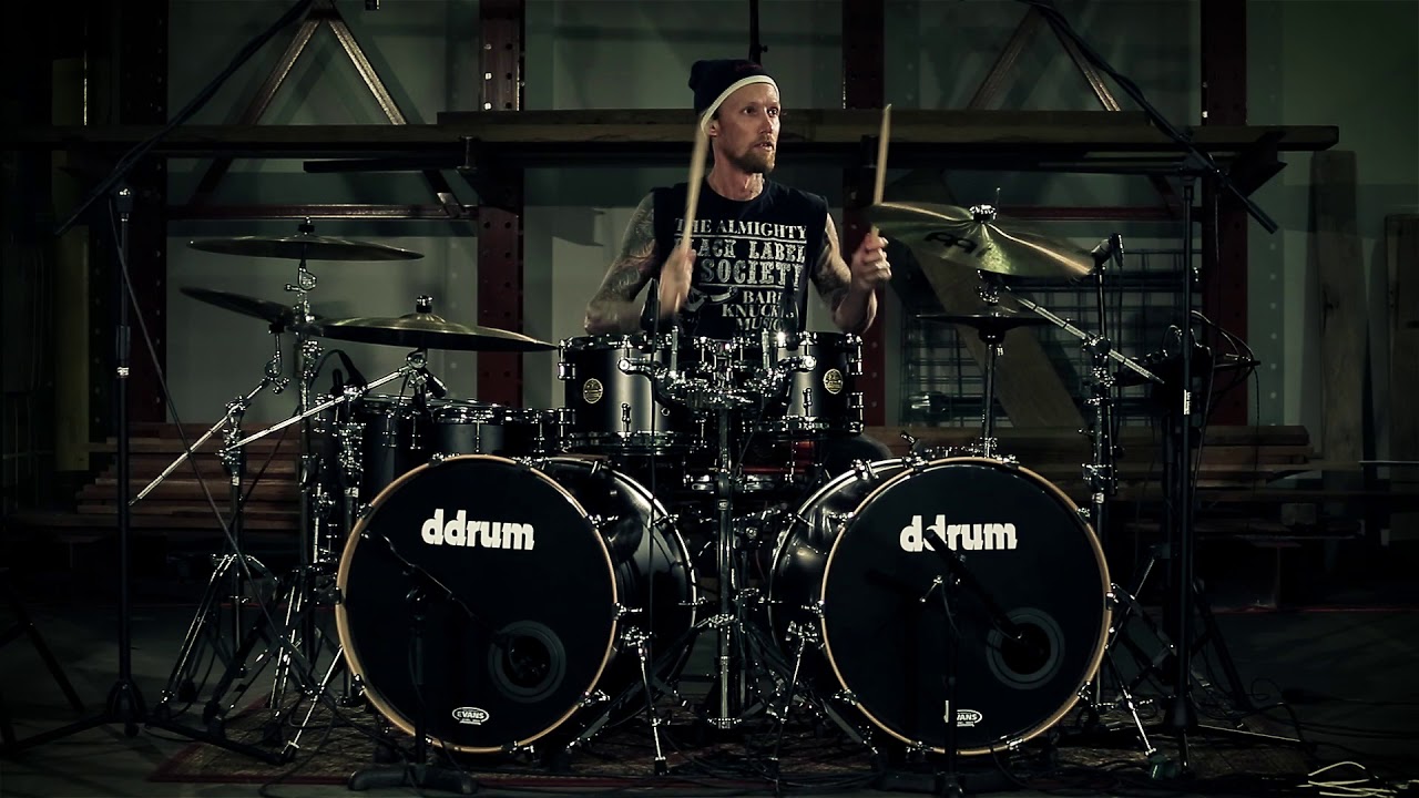 Dios Maple with 22inch bass drum in satin black