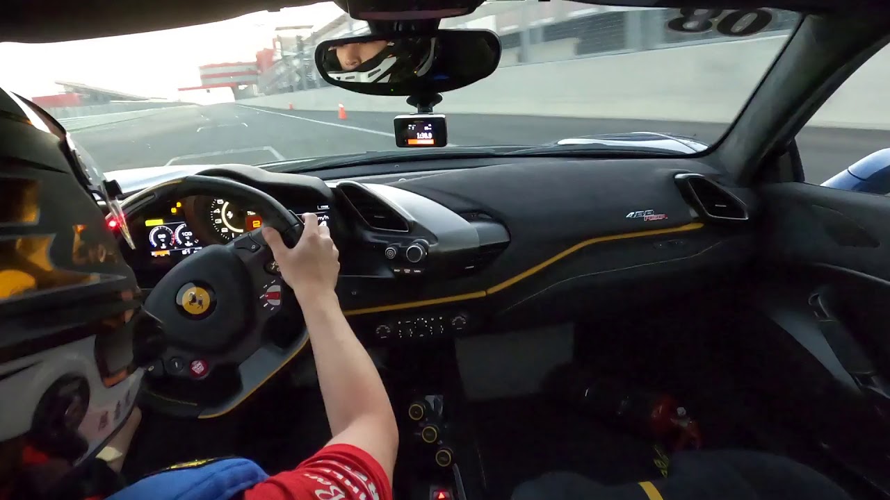 法拉利488 Pista 麗寶新紀錄 1：44：622（ 原廠標配 Michelin Cup 2 舊胎)