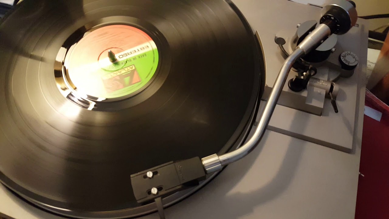 Tocadiscos Sansui P-50 funcionando