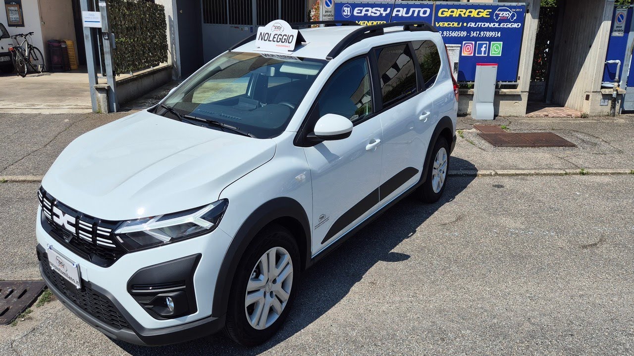 DACIA Jogger 1.0 TCe 110 CV 7 posti Expression - Noleggiala a Milano