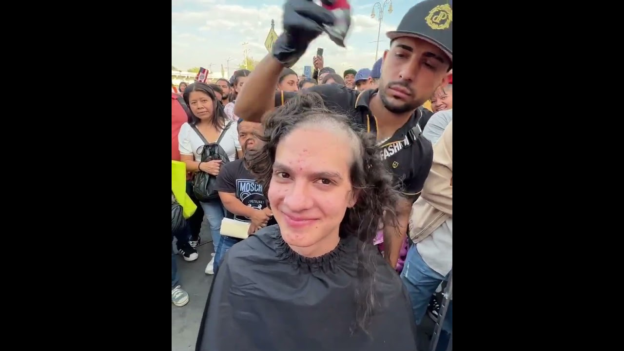 Gana Mini Cooper por Raparse pelo y cejas 😱🤣🤣🤣