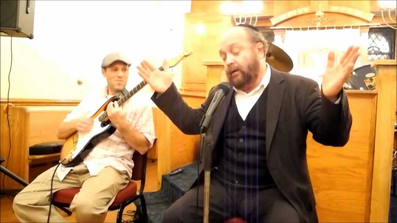 Yehuda Green Singing Rebbe Nachman Of Breslov's Niggun @ The Carelbach Shul - 2012