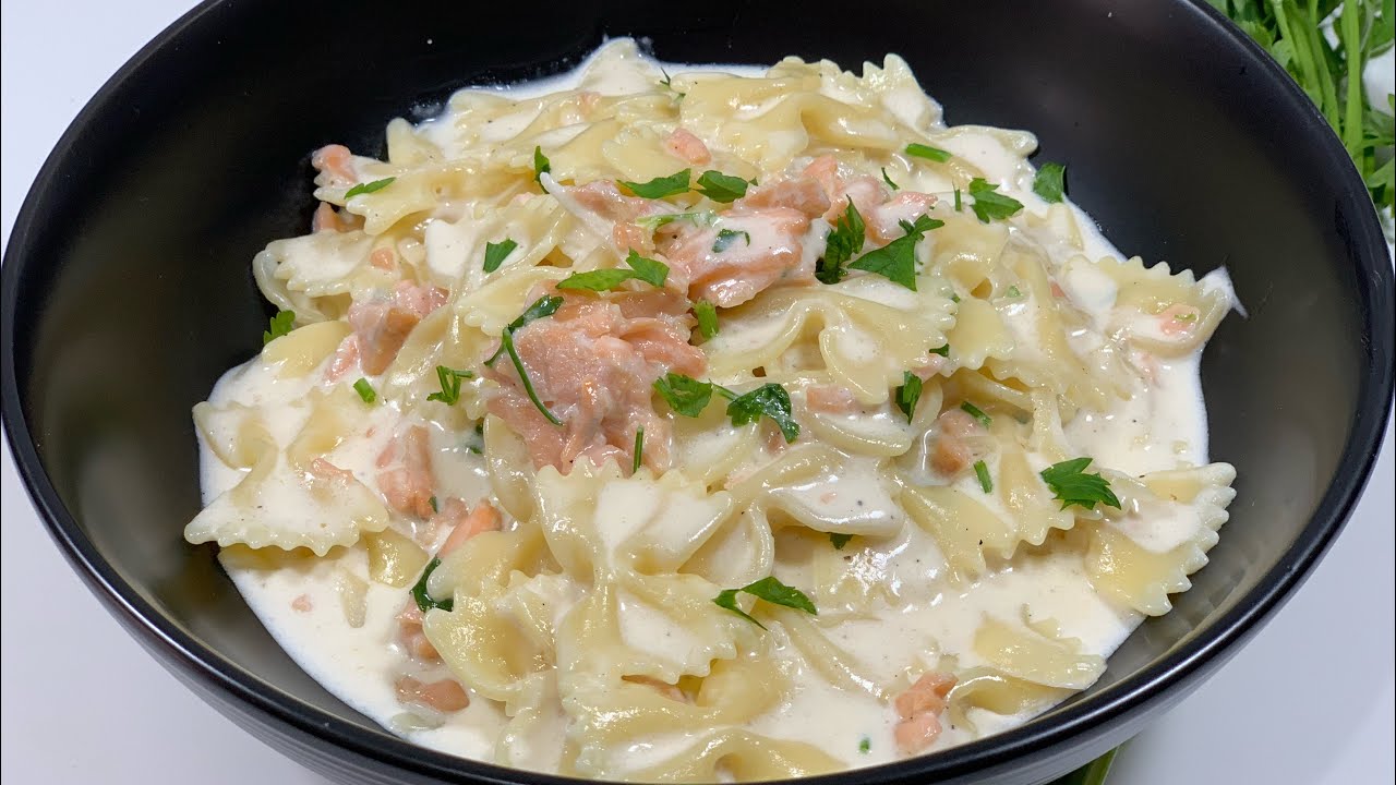 Italian salmon creamy pasta 🍝 Pasta al salmone cremosa طريقه عمل مكرونه بالسلمون المدخن و الكريمه