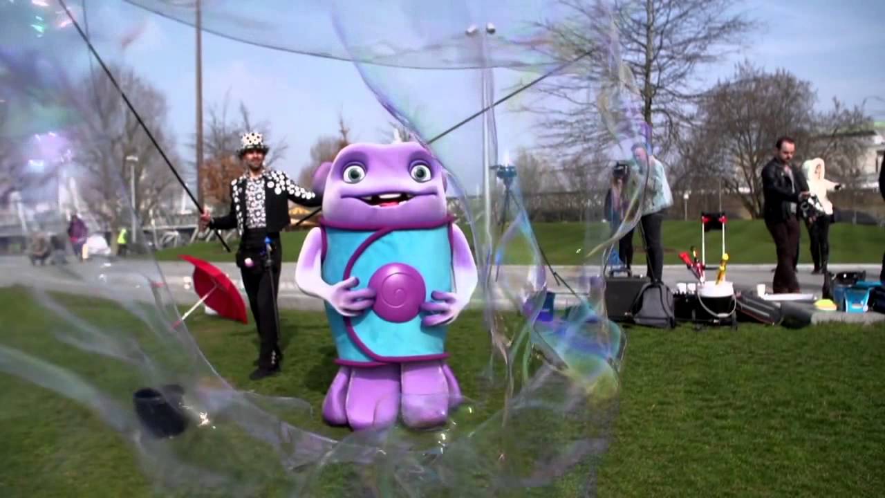 Guinness World Record - WORLD'S BIGGEST BUBBLE!