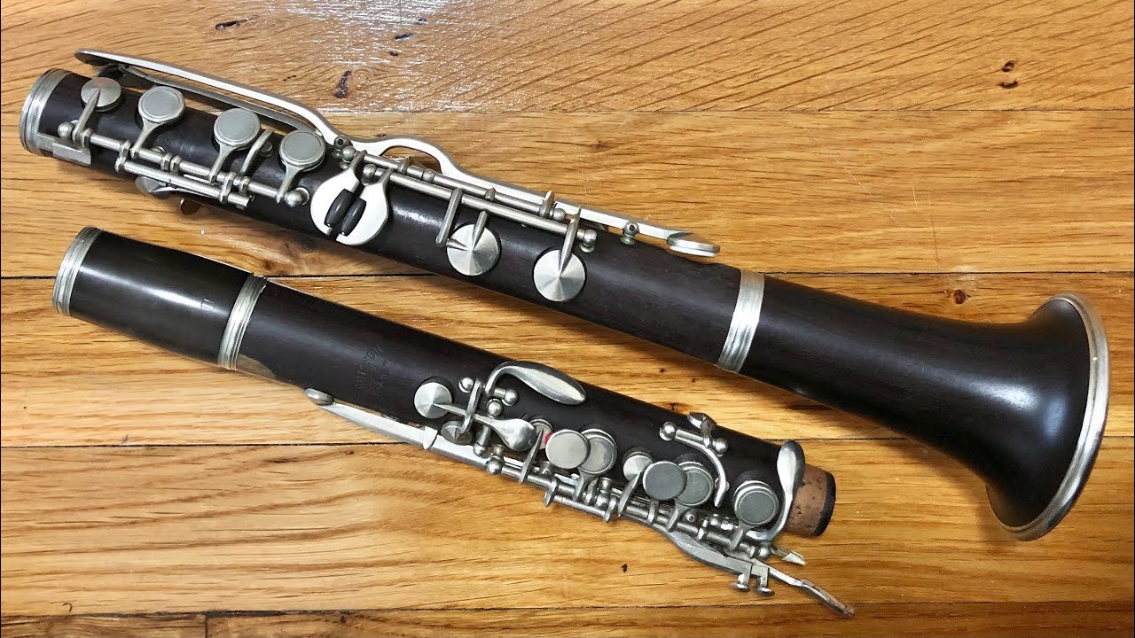 A clarinet with saxophone fingerings? F. Buisson 