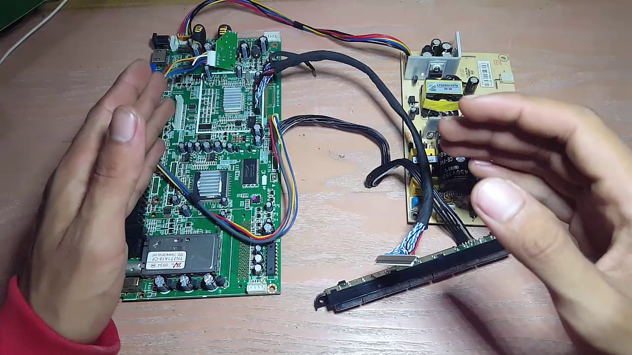 دورة  شاشات  LCD 21