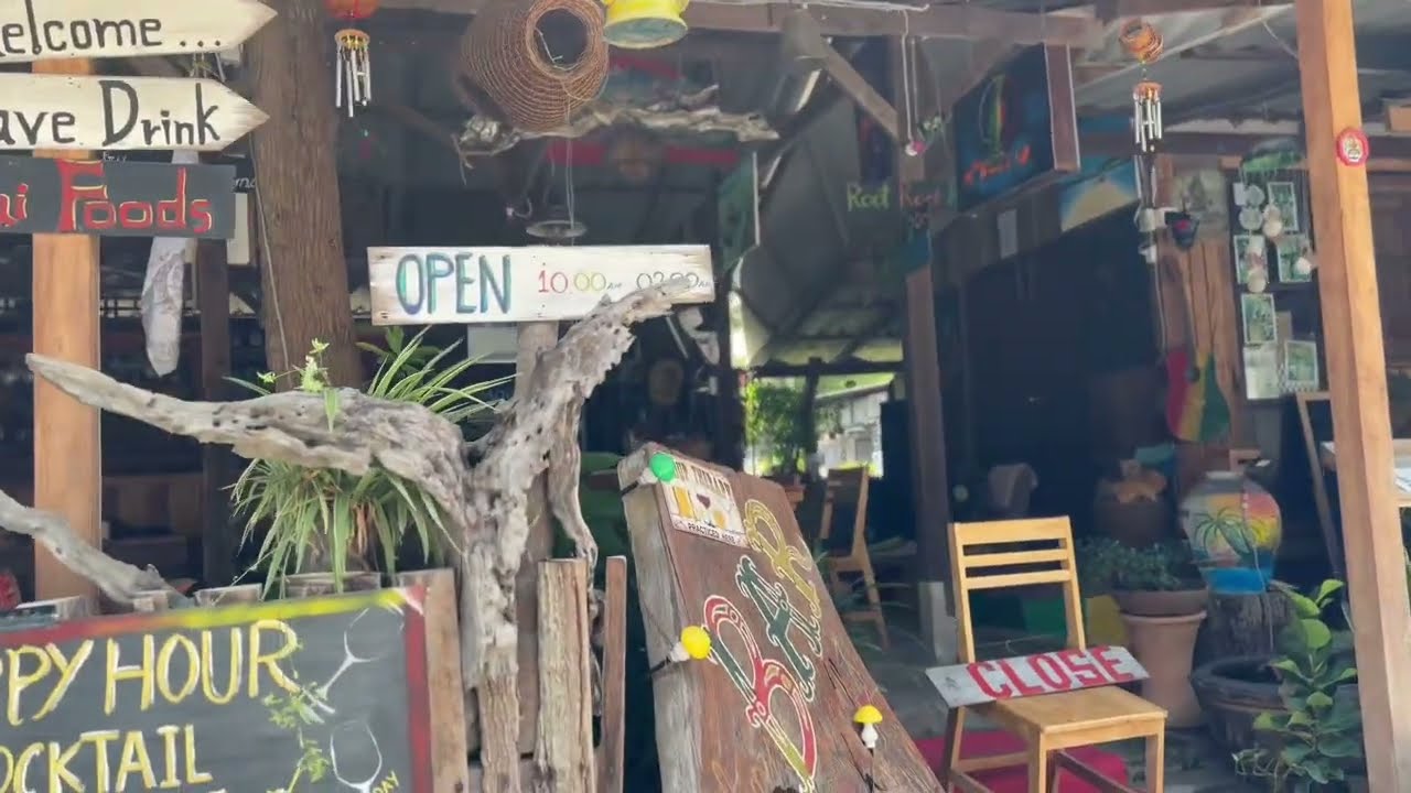 Samui Buri Beach Resort - Gibt es Verpflegungsmöglichkeiten in der Umgebung? Koh Samui, März 2025