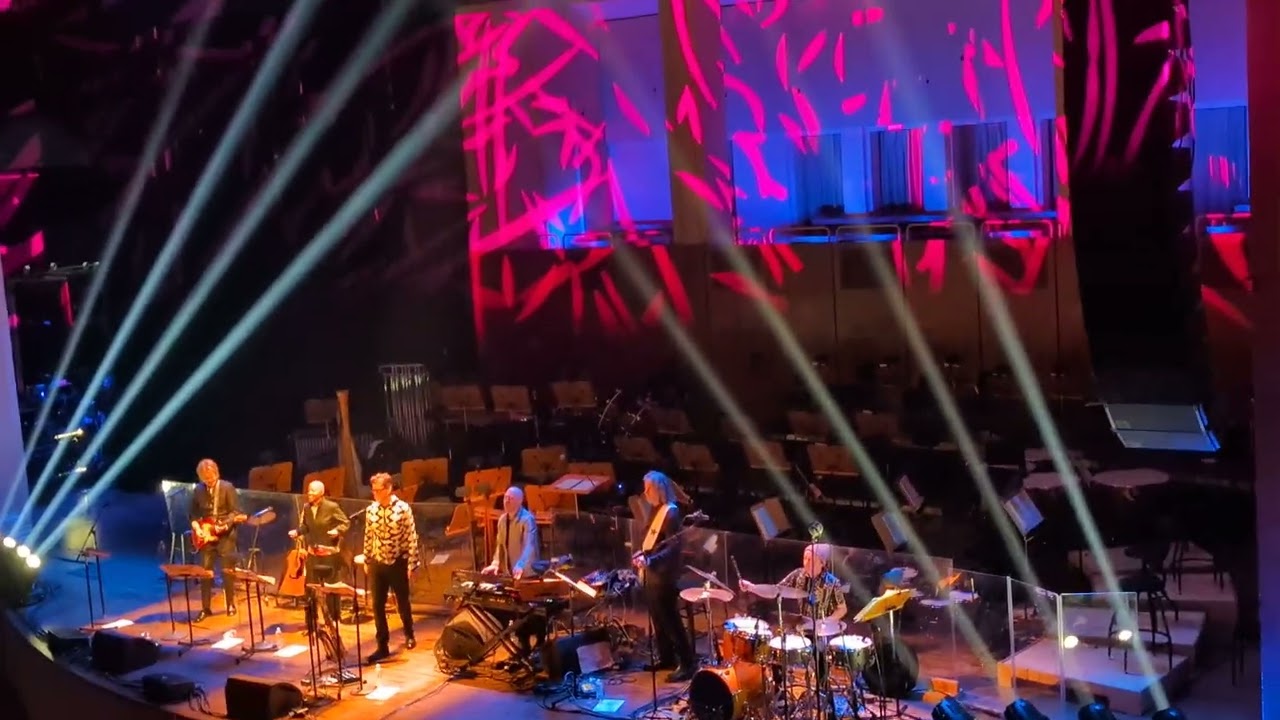 John Cameron Mitchell performing David Bowie's Look Back In Anger