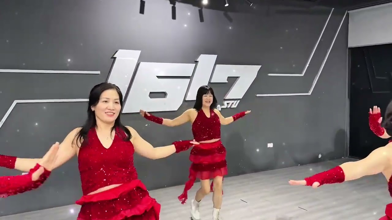 hôm nay tôi ko muốn một mình noel 25