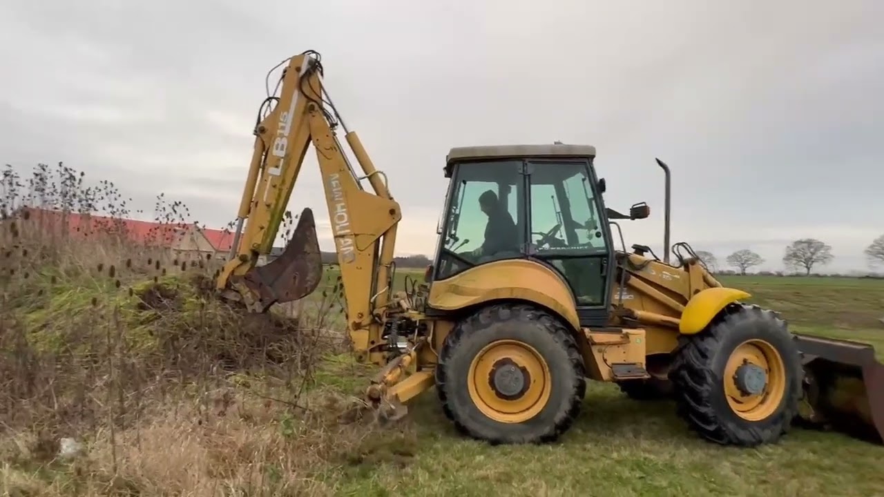 Gr&auml;vlastare &ndash; New Holland LB115, 4WD | 4087346