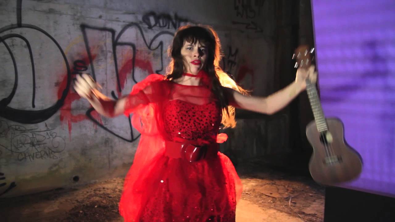 GLOW SESSIONS with Teri Gender Bender of Le Butcherettes