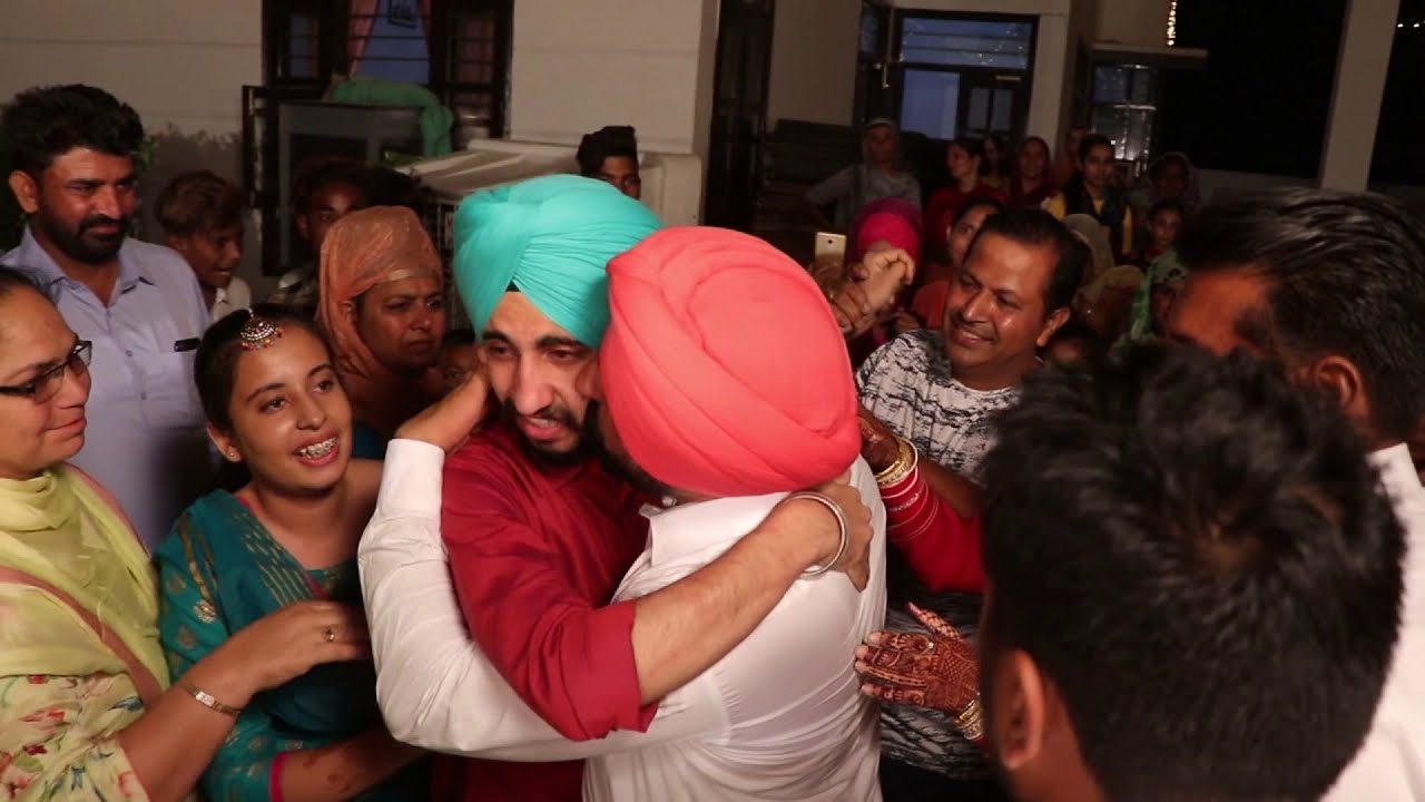 Surprise homecoming🇨🇦- ਜਦੋਂ  ਭਰਾ  ਨੇ ✈✈ ਕੈਨੇਡਾ✈✈ ਤੋਂ  ਆਪਣੇ  ਘਰ  ਵਾਪਿਸ  ਆ  ਕੇ  ਭੈਣ  ਦੇ  ਵਿਆਹ  ਤੋ