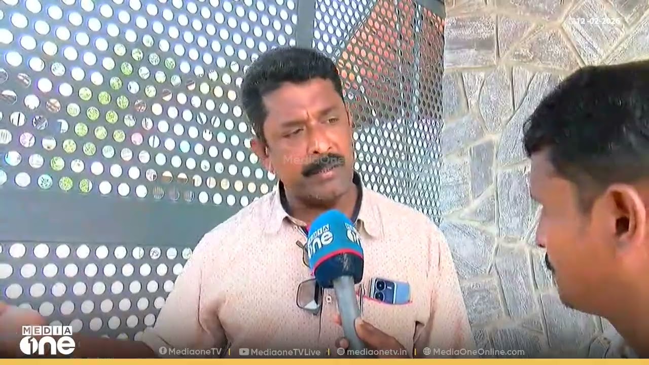 'ഞാൻ വരുമ്പോൾ വെയിലത്താണ് ടീച്ചർമാർ നിൽക്കുന്നത്..വനികൾക്ക് വേണ്ടി പ്രസം​ഗിക്കുന്നവരല്ലേ ഇവരൊക്കെ'