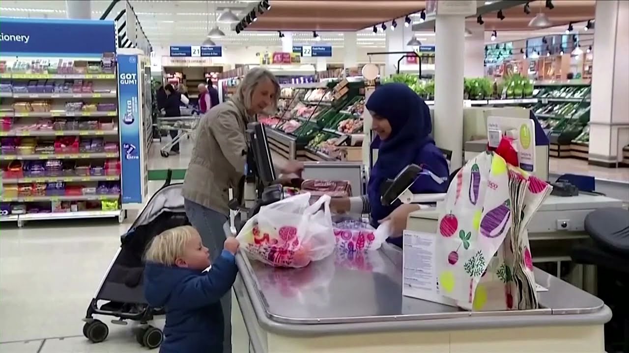 British supermarkets cheer Christmas results