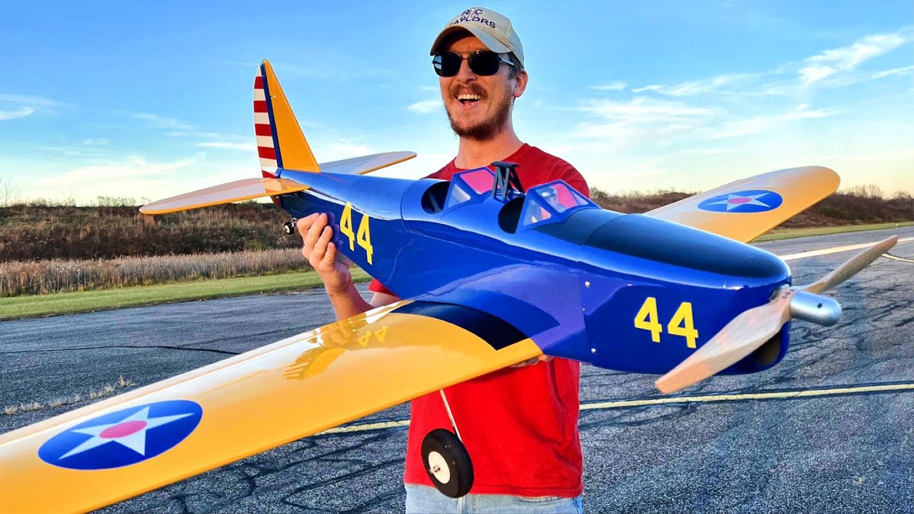 Радиоуправляемый самолёт Hangar 9 Fun Scale PT-19 из пробкового дерева с размахом крыльев 56,5 дю...