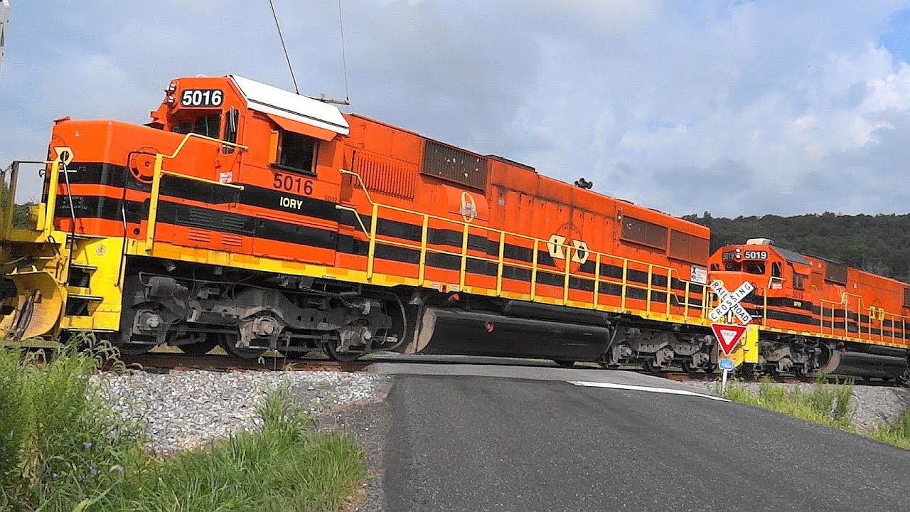 Maryland Midland Train with Australian EMD SD50