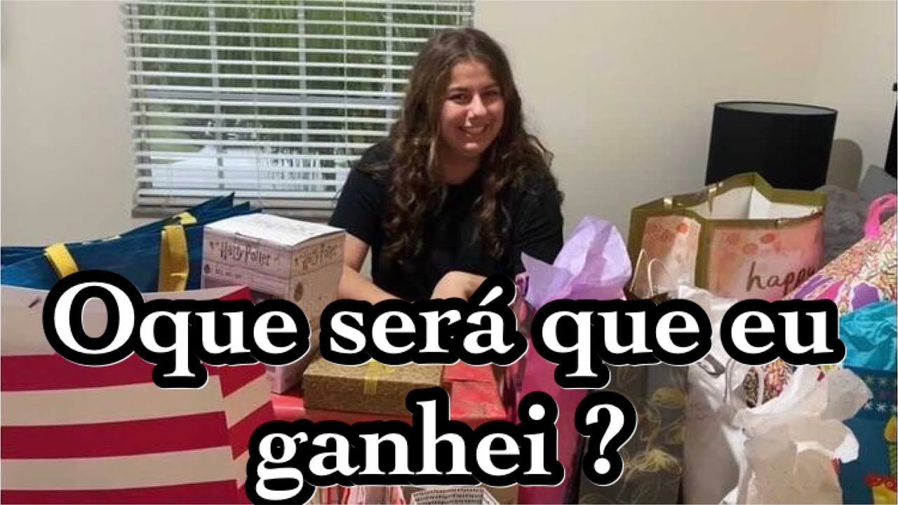 Abrindo os meus presentes de aniversário