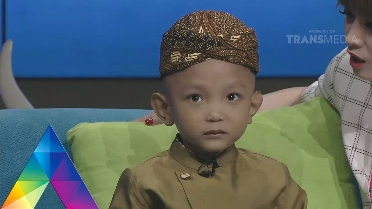 HITAM PUTIH - DALANG CILIK MENGHARUMKAN NEGERI (19/4/16) 3-1