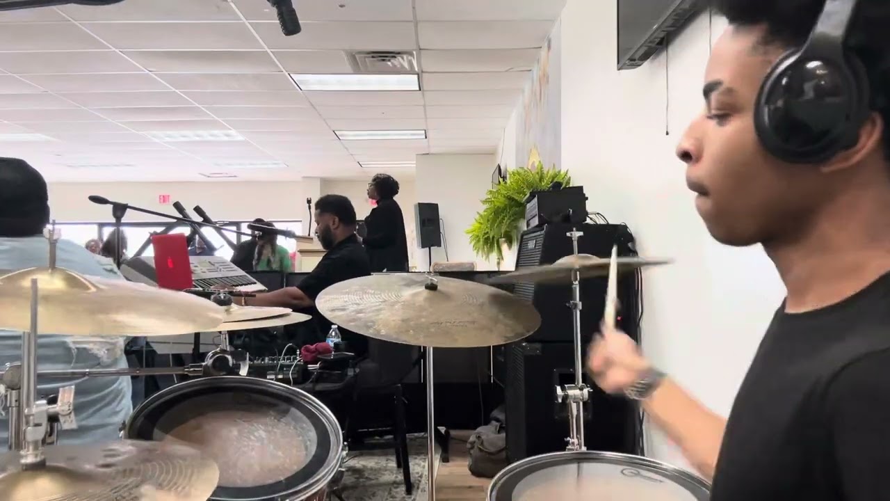 Praise break !!