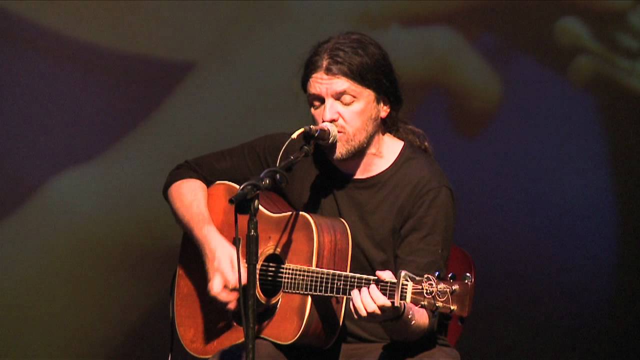 Séamie O'Dowd sings 'Rocket to the Moon': Traditional Irish Music from LiveTrad.com
