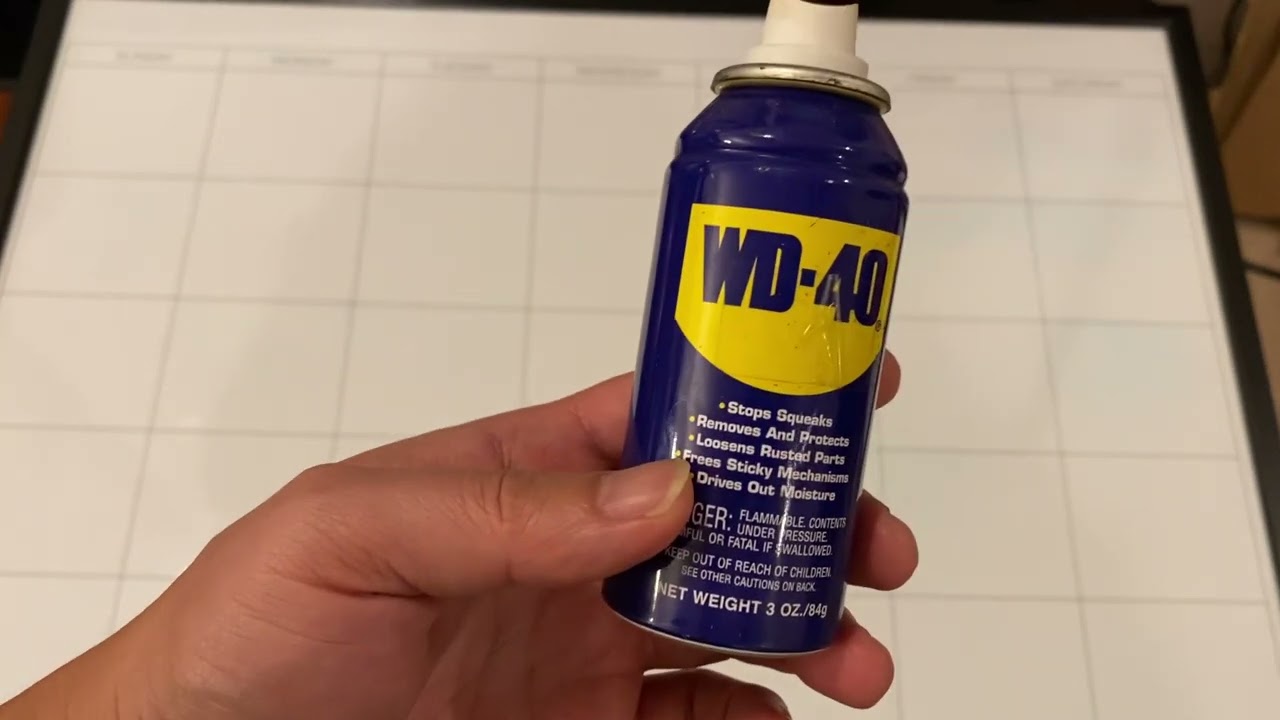Как обновить белую доску. Волшебство WD40. Легко и недорого обновить поверхность белой доски.