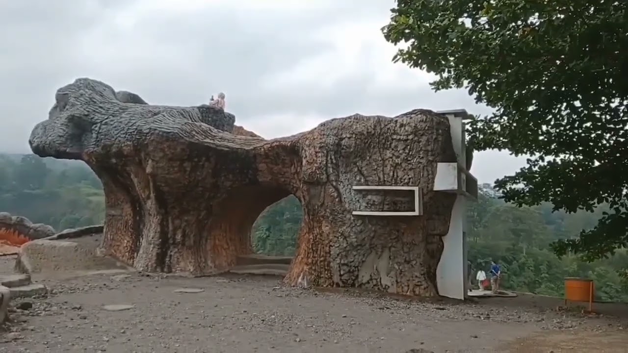 Wisata Batu Alien di lereng gunung merapi sungguh indah
