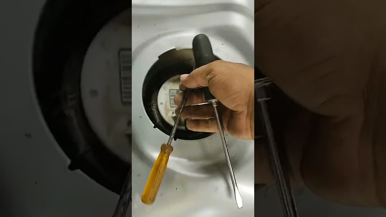 Sacar la BOMBA DE NAFTA de Renault Logan 2016