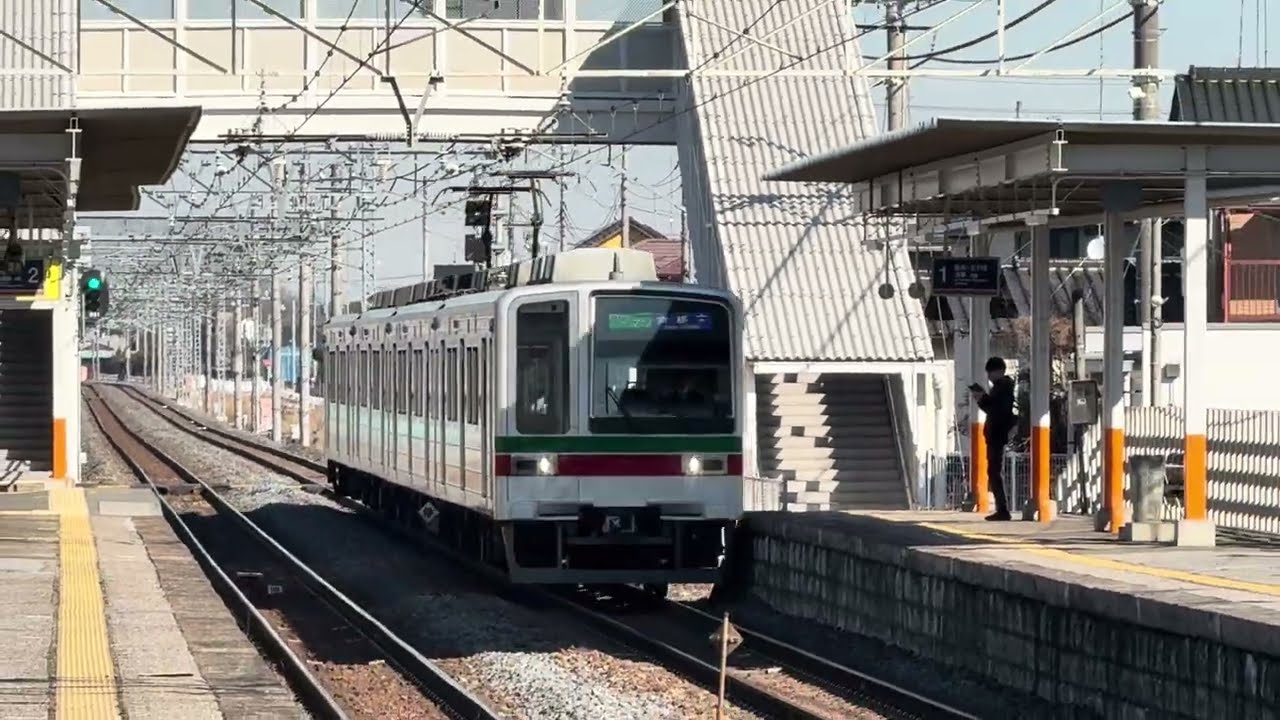 東武20400系21412Fが合戦場駅を入線、発車するシーン