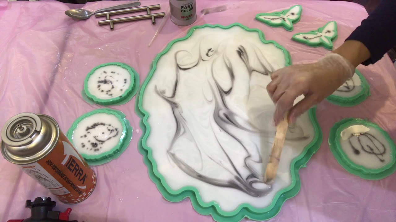 صينية من الريزن وقاعدات وفراشات🦋-Tray of resin, bases and butterflies🦋