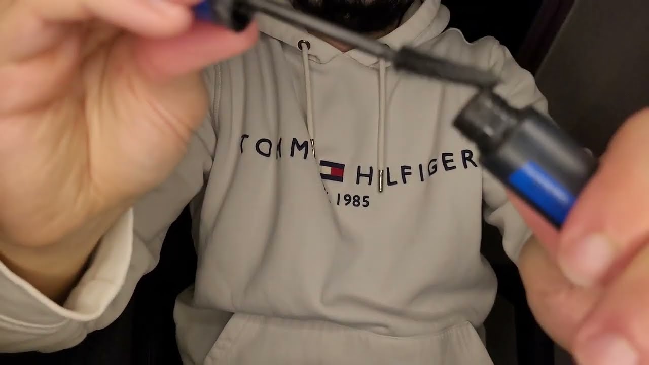 My first asmr video in front of camera ! (eyebrows fixing, no talking)