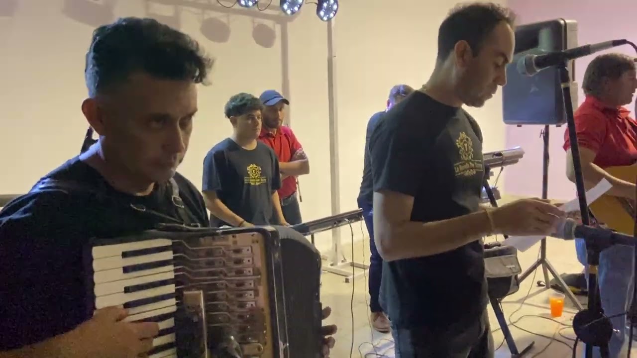 LA BANDA DE TONY- VALS- LAS LAGUNAS 