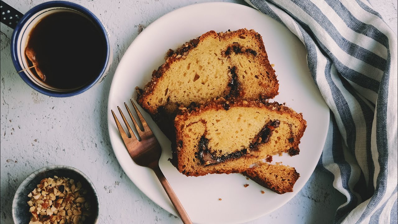 The Most IRRESISTIBLE Coffee Cake (with chocolate chips!)