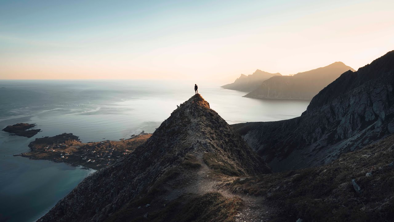 Moltinden hike - Flakstad&oslash;ya | Lofoten Islands | Norway