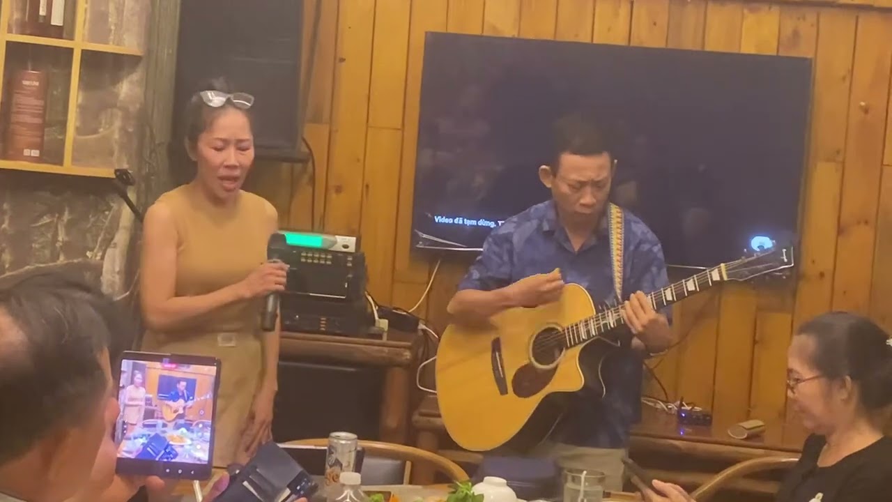 Họp mặt với guitar Mr Quyền  !
